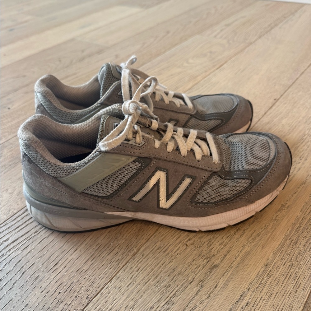 New Balance 990v5 Mens Sneaker Grey Size 9.5